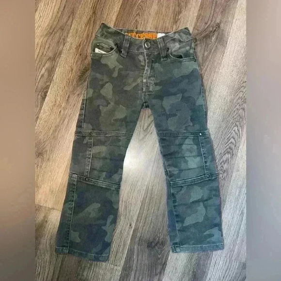 Bundle of Toddler Designer Diesel Jeans - Picture 9 of 9